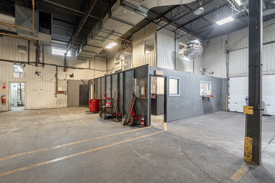 More Photos Of 60 Rue Sheard, Coaticook Industrial For Sale