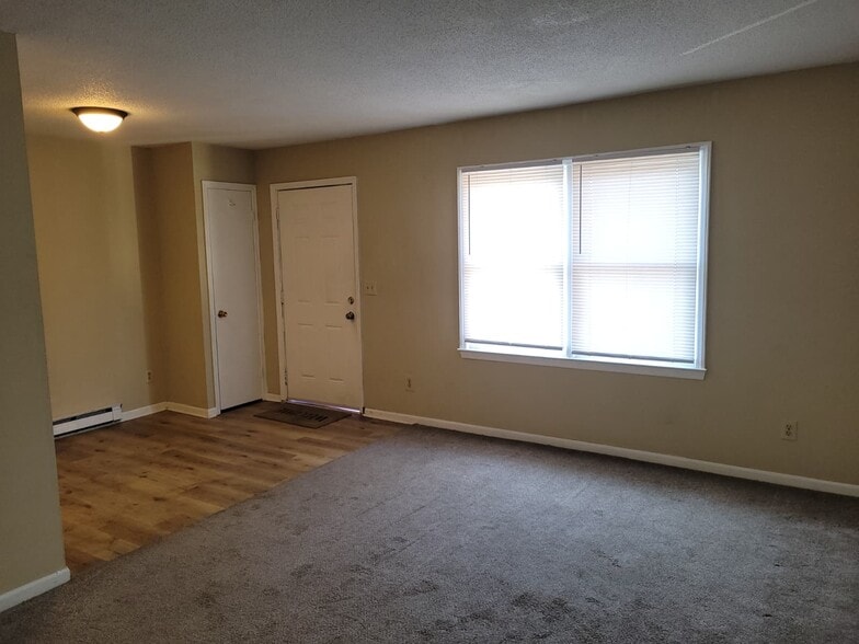 More Photos Of 2003 Woodcrest St, Greensboro Apartments For Sale
