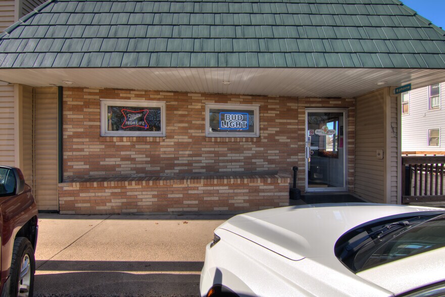 More Photos Of 115 Diamond St N, Ridgeland General Retail For Sale