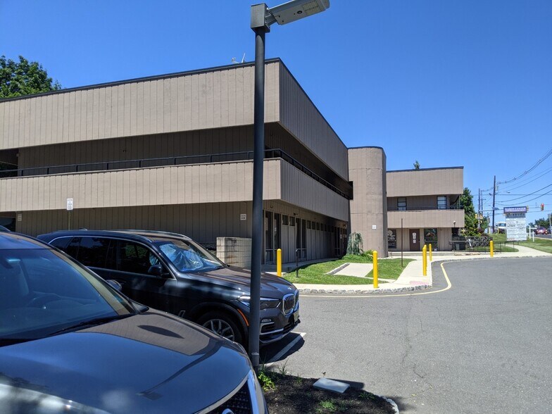 More Photos Of 281 Summerhill Rd, East Brunswick Office For Lease