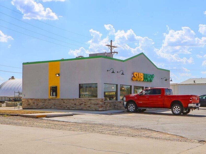 More Photos Of 605 W Crawford St, Clay Center Fast Food For Sale