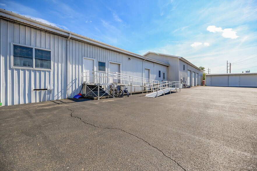 More Photos Of 820 Railroad St, Bloomsburg Warehouse For Sale