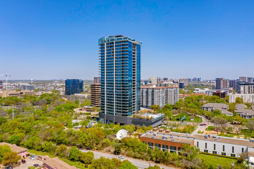More Photos Of 3130 N Harwood St, Dallas Apartments For Sale