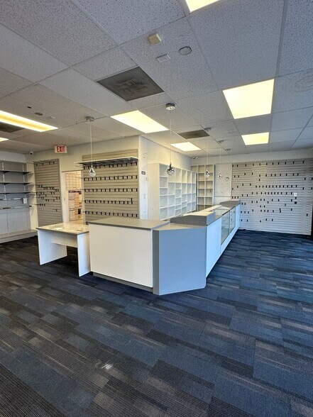 More Photos Of 29 N Federal Hwy, Hallandale Beach Freestanding For Lease