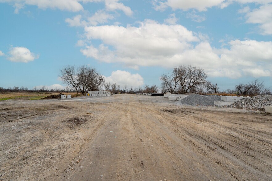 More Photos Of 2402 Holborn Rd, Queensville Land For Sale