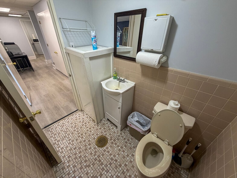 More Photos Of 1509-1525 Dale Earnhardt Blvd, Kannapolis Office For Sale