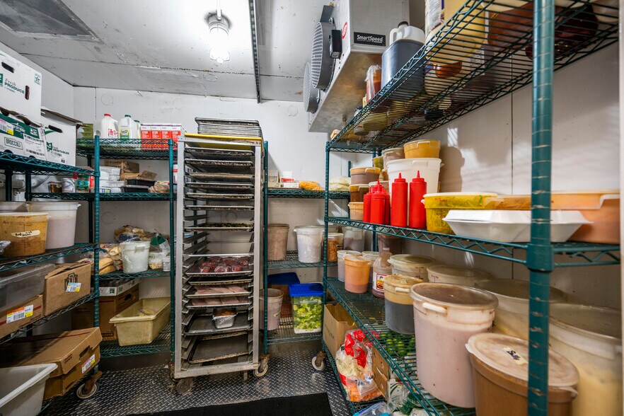 More Photos Of 3538 Columbia Pky, Cincinnati Restaurant For Sale