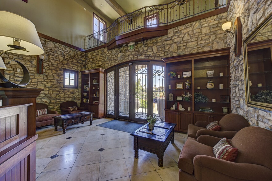 More Photos Of 140 Diamond Creek Pl, Roseville Office Residential For Lease