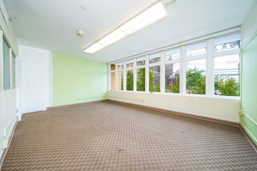 More Photos Of 2000 West St, Union City Office Residential For Lease