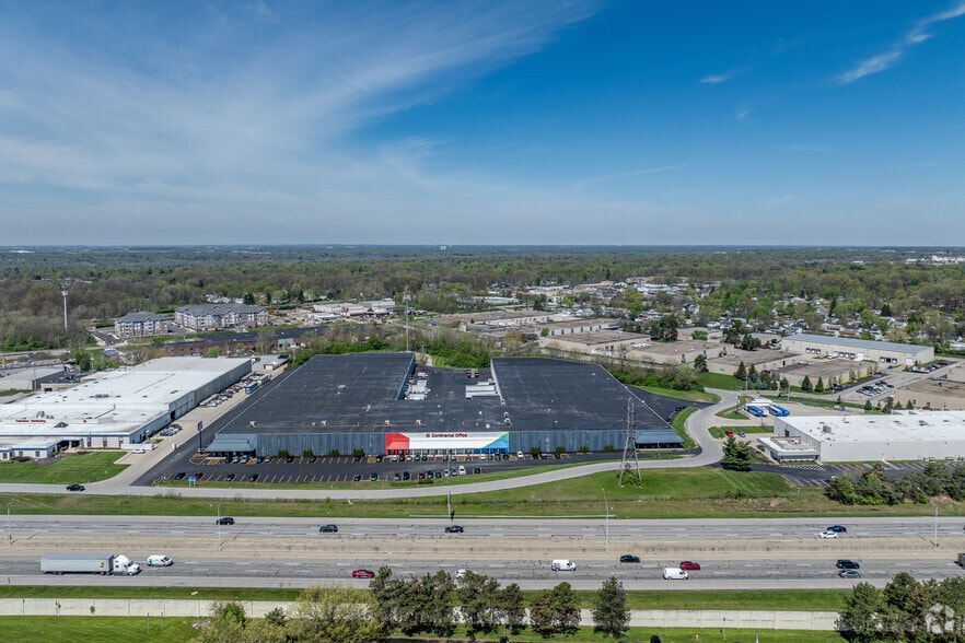 More Photos Of 5051 Freeway Dr E, Columbus Warehouse For Sale