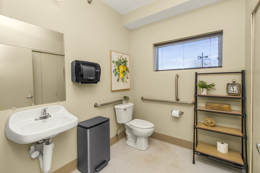 More Photos Of 4641-4671 White Bear Pky, White Bear Lake Office Residential For Sale