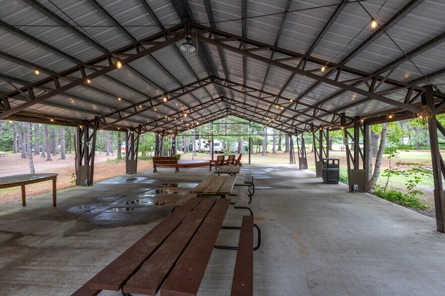 More Photos Of 2883 HWY-60, Dwight Trailer Camper Park For Sale