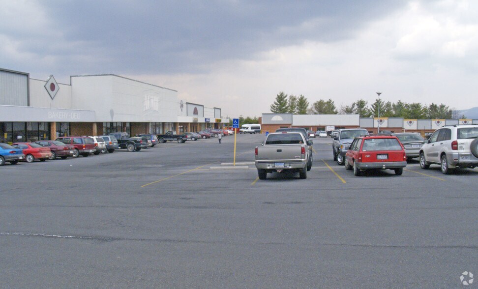 More Photos Of 775 E Main St, Wytheville General Retail For Lease