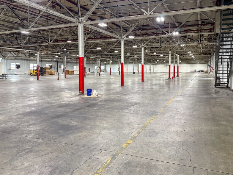 More Photos Of 1930 Hanahan Rd, North Charleston Warehouse For Lease