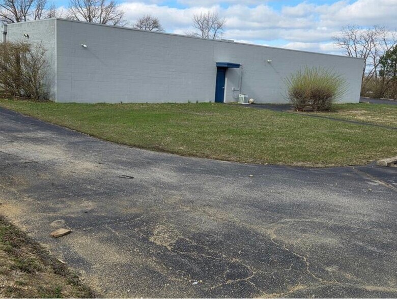 More Photos Of 330 Progress Rd, Dayton Office For Sale