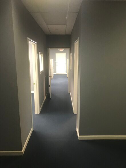 More Photos Of 232-236 Industrial Park Dr, Commerce Office For Sale