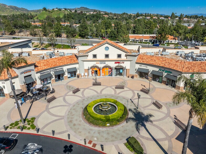 More Photos Of Rinaldi St, Northridge Unknown For Lease