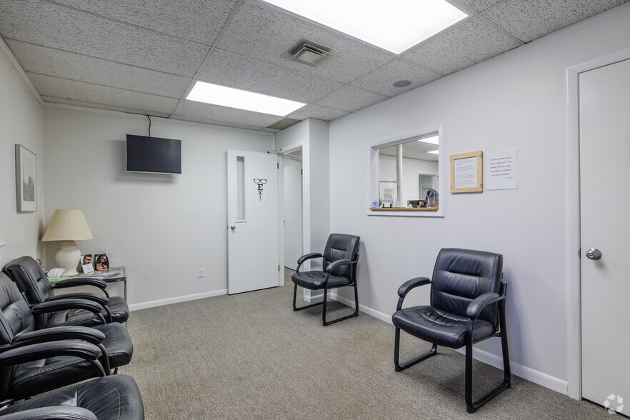 More Photos Of 185 Broadway, Hillsdale Medical For Lease