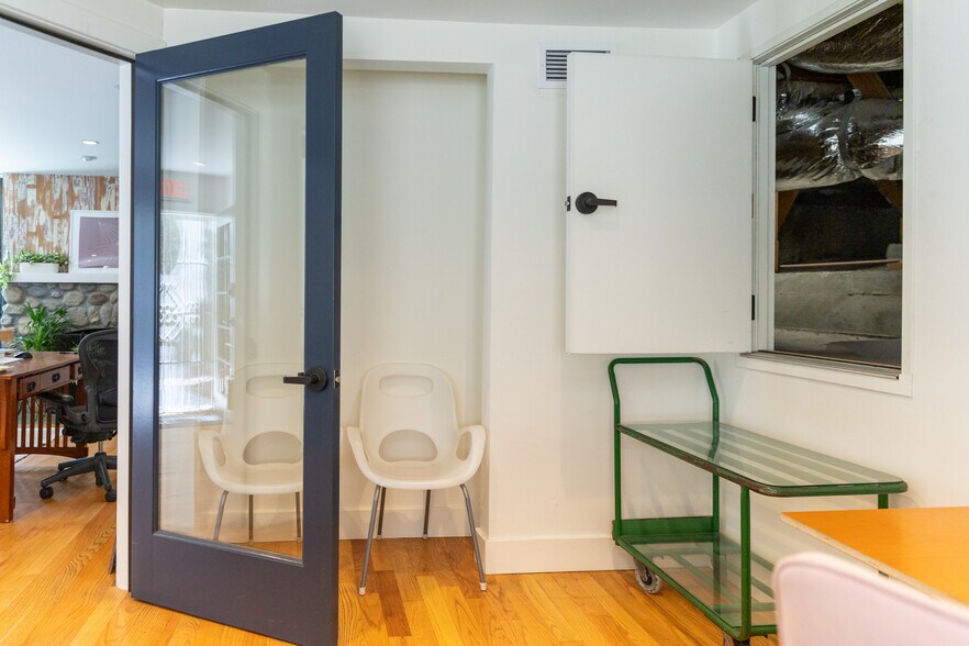 More Photos Of 1913-1915 Hyperion Ave, Los Angeles Loft Creative Space For Sale