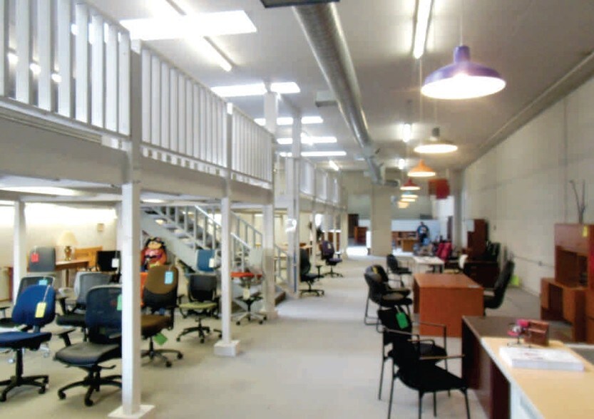 More Photos Of 214 Menaul Blvd NE, Albuquerque Freestanding For Lease