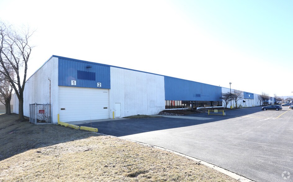 More Photos Of 201 W Oakton St, Des Plaines Distribution For Lease