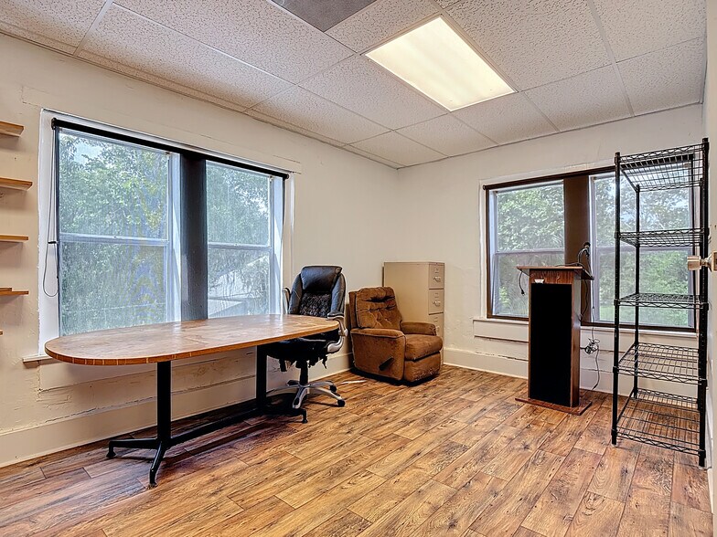 More Photos Of 390 N Bridge St, LaBelle Storefront Retail Office For Sale