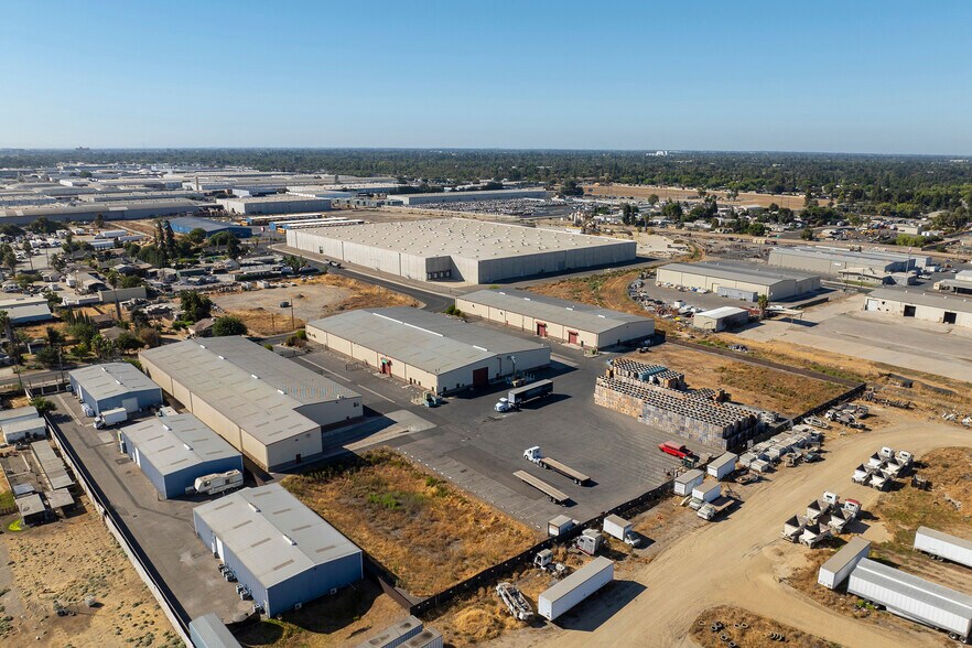 More Photos Of 506-530 El Roya Ave, Modesto Warehouse For Lease