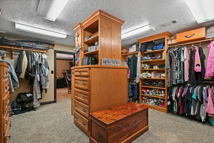 More Photos Of 20204 Schiel Rd, Cypress Warehouse For Sale