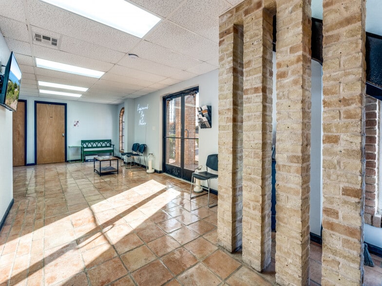 More Photos Of 14732 Bulverde Rd, San Antonio Warehouse For Sale