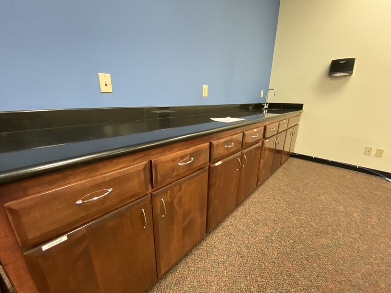 More Photos Of 28040 W Harrison Pky, Valencia Distribution For Lease