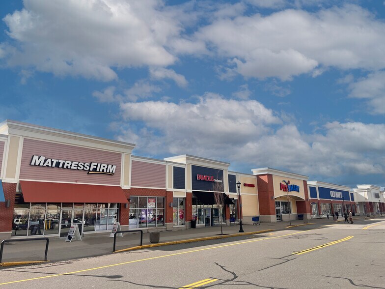 More Photos Of 22 Calef Hwy, Epping Unknown For Lease