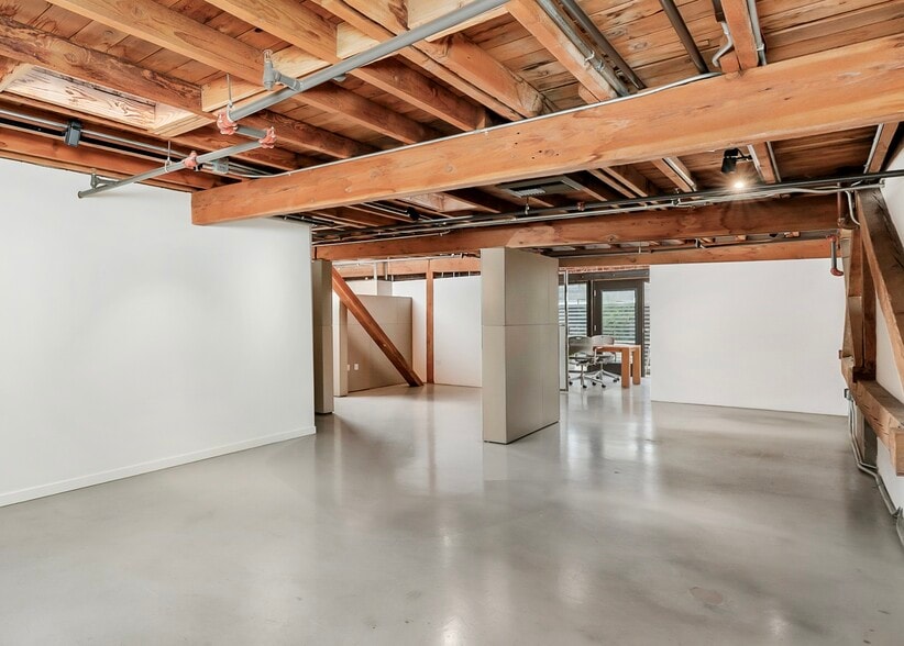 More Photos Of 1217-1221 18th St, Sacramento Storefront Retail Office For Lease