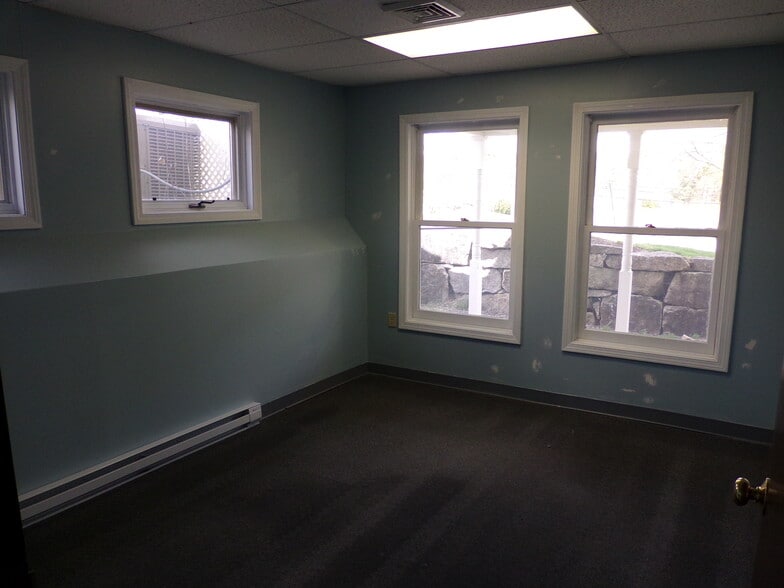 More Photos Of 401 Gilford Ave, Gilford Office For Lease