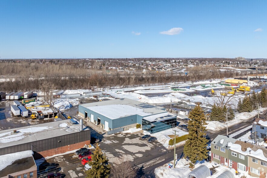 More Photos Of 131 Rue De La Station, Laval Manufacturing For Lease