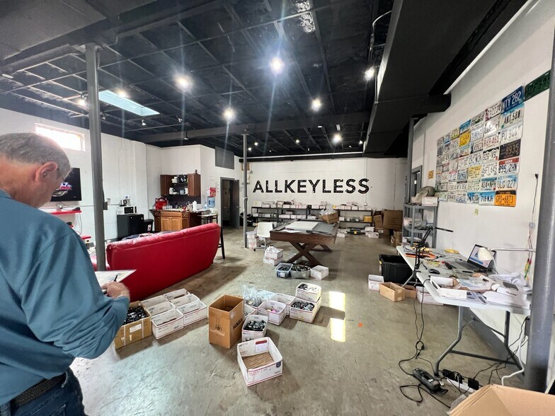 More Photos Of 615 S 27th St, Saint Petersburg Warehouse For Lease