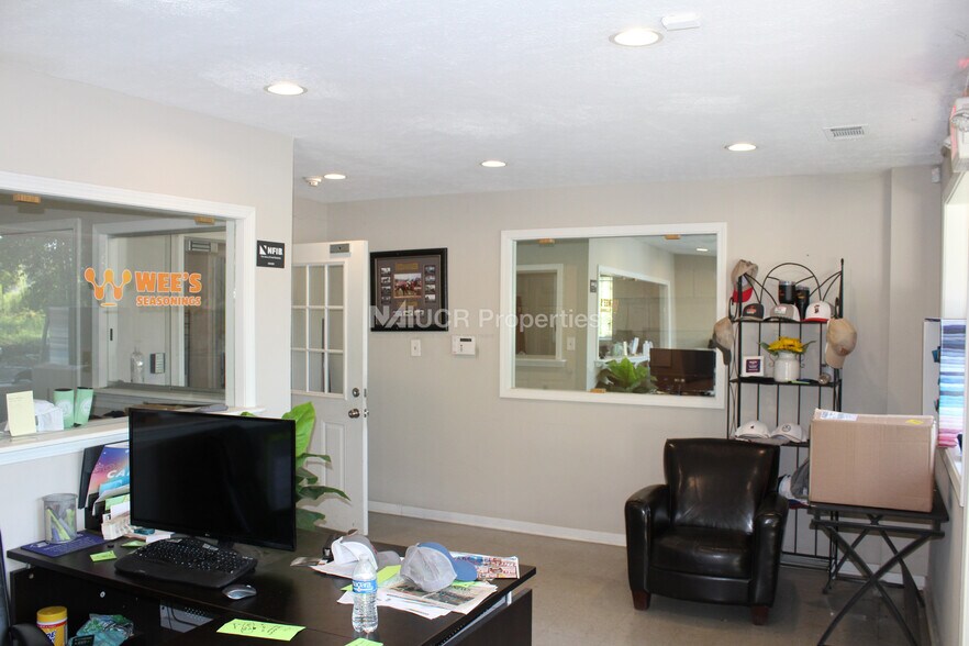 More Photos Of 831 E Peace St, Canton Distribution For Sale