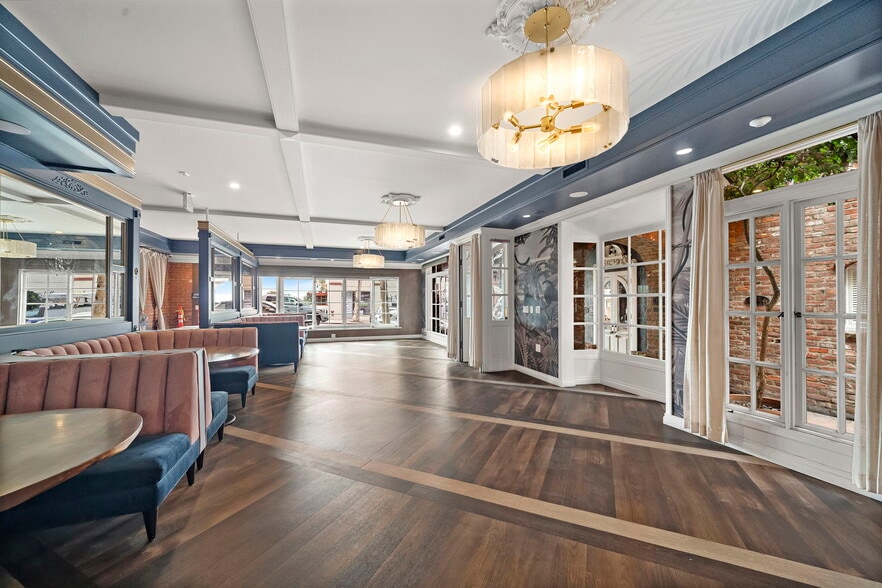 More Photos Of 450 S Coast Hwy, Laguna Beach Restaurant For Lease