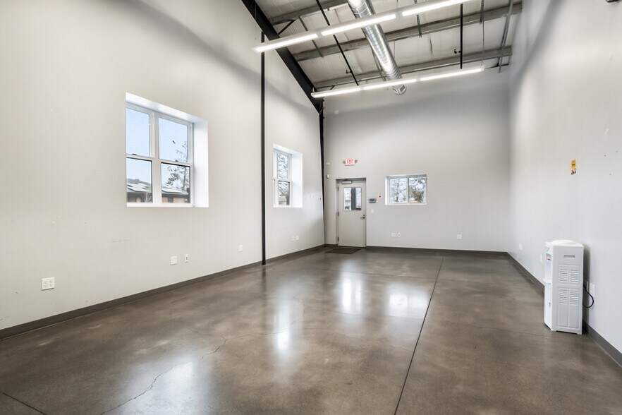 More Photos Of 275-295 W Lundgren Mill Dr, Sisters Food Processing For Lease