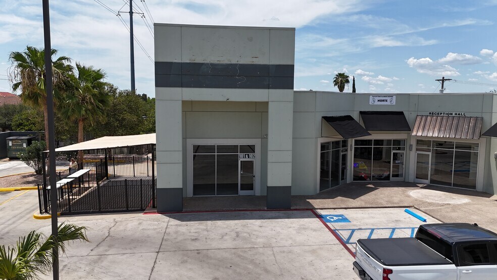 Primary Photo Of 8602 McPherson Rd, Laredo Storefront For Lease
