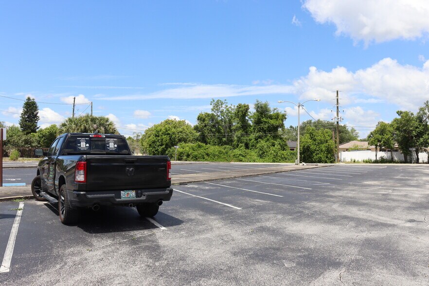 More Photos Of 940 Deltona Blvd, Deltona Bank For Sale