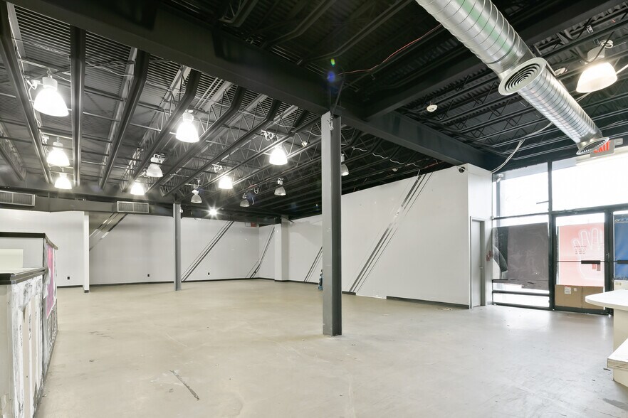 More Photos Of 183 S Broadway, Hicksville Office For Lease