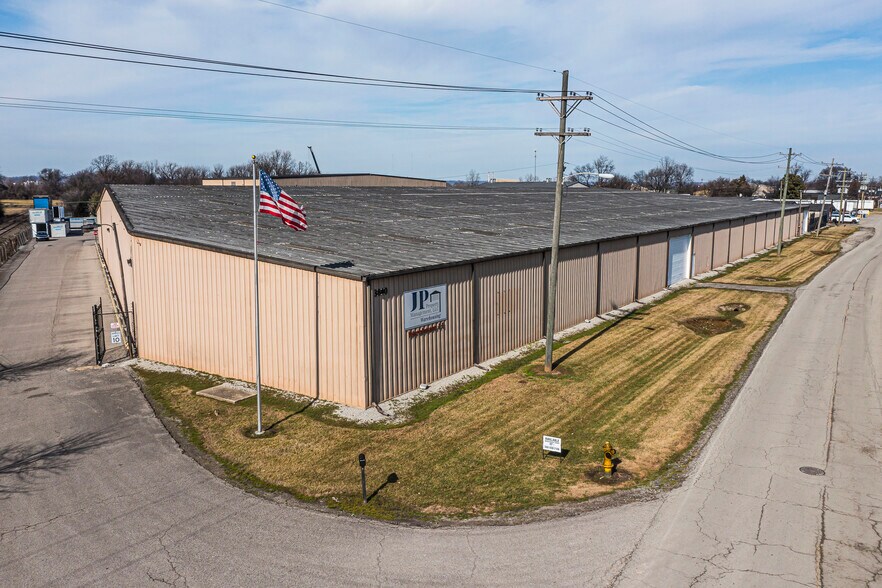 Primary Photo Of 3840 Fitzgerald Rd, Louisville Warehouse For Lease