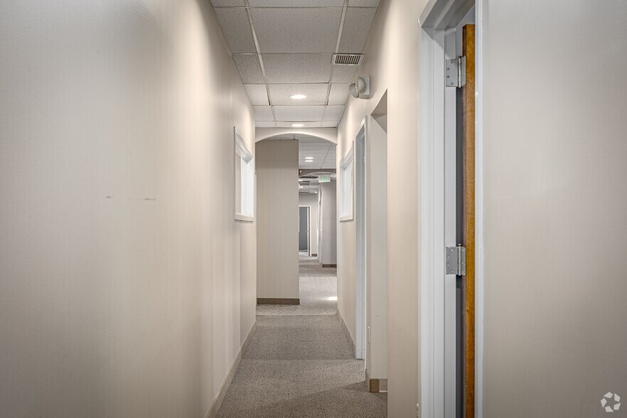 More Photos Of 343 N Charles St, Baltimore Office For Sale