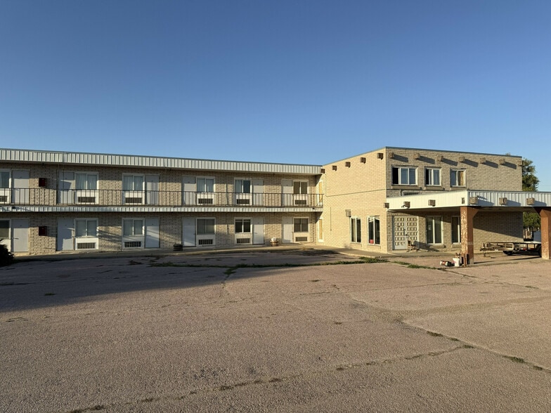 More Photos Of 605 W US Highway 20, Gordon Hotel For Sale