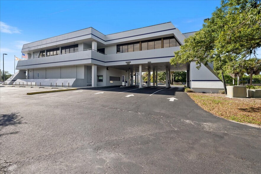 More Photos Of 1000 N Tamiami Trl, Nokomis Bank For Sale