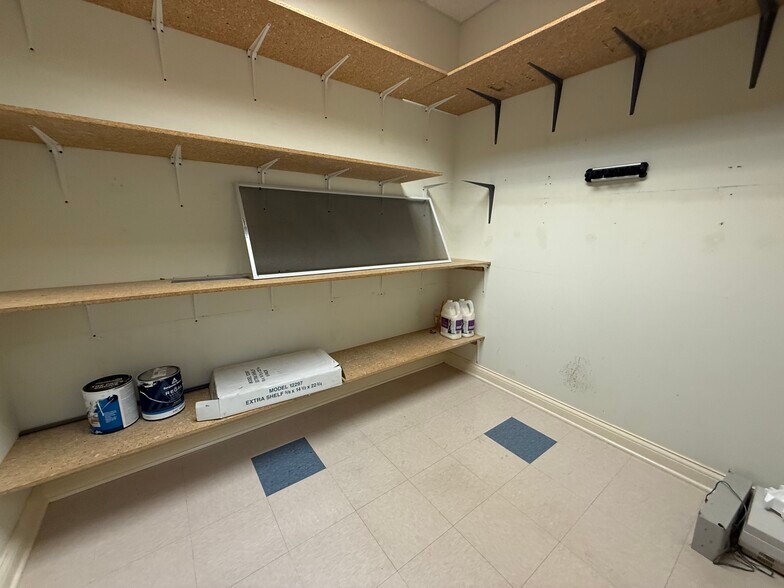 More Photos Of 1880 W Winchester Rd, Libertyville Medical For Sale