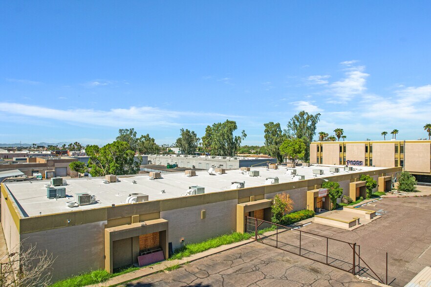 More Photos Of 3001 W Indian School Rd, Phoenix Office For Sale