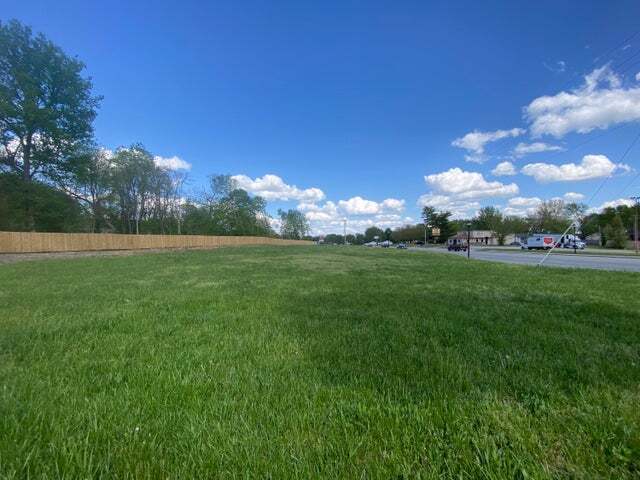 More Photos Of .94+/- Acre U.S. Highway 60 East, Republic Land For Sale