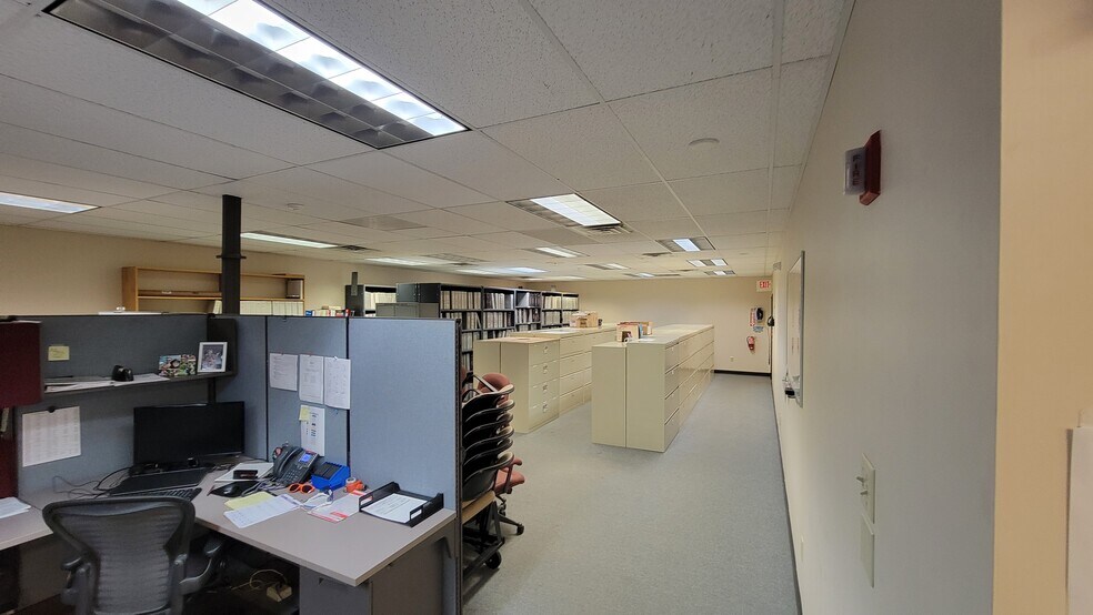 More Photos Of 363 Pickering Rd, Rochester Light Manufacturing For Sale