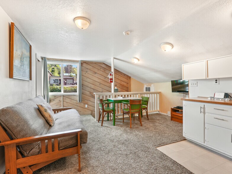 More Photos Of 580 Marine Dr, Wheeler Hotel For Sale